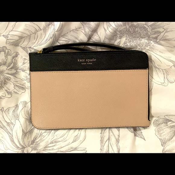 kate spade Handbags - Kate Spade nude & black Wristlet / Clutch